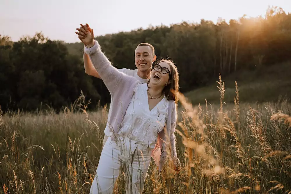 Postupně Sestříhané Vlasy S Ofinou